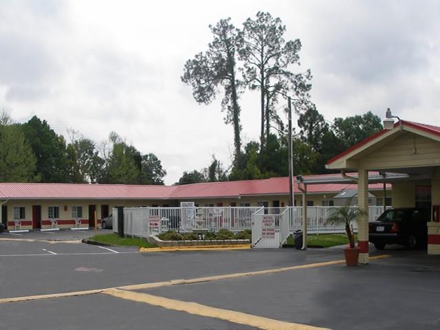 Red Carpet Inn סטארקה מראה חיצוני תמונה
