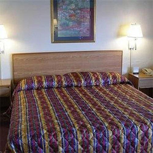Red Carpet Inn סטארקה חדר תמונה
